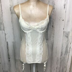 VICTORIA'S SECRET basque corset bustier Lingerie Wire Bra suspenders 34B Lace